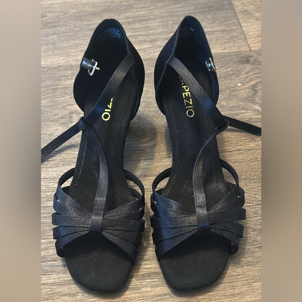 Capezio Sara 2” women’s ballroom Latin dance shoe